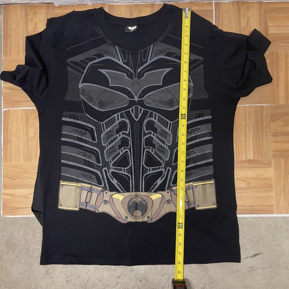 Batman The Dark Knight Trilogy T Shirt with Removal Cape Black Men Sz Large NWOT - Picture 7 of 9